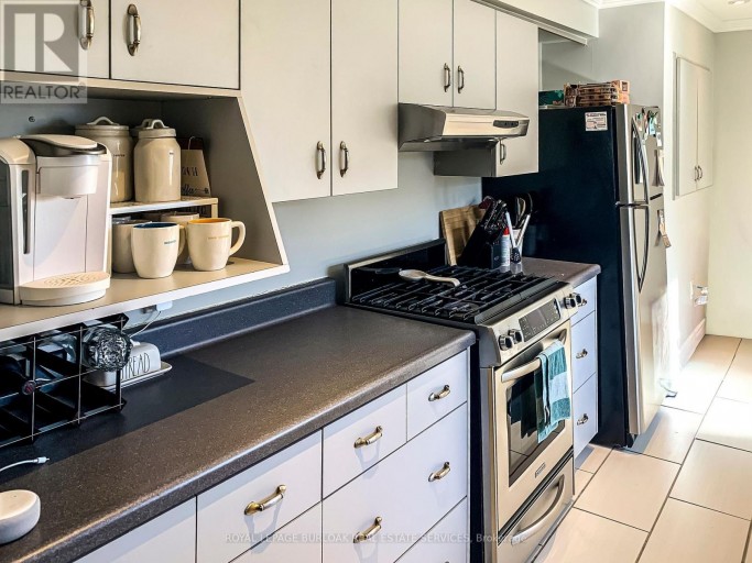 1 MAHONY AVENUE, Hamilton (Normanhurst), Ontario, L8H3C3