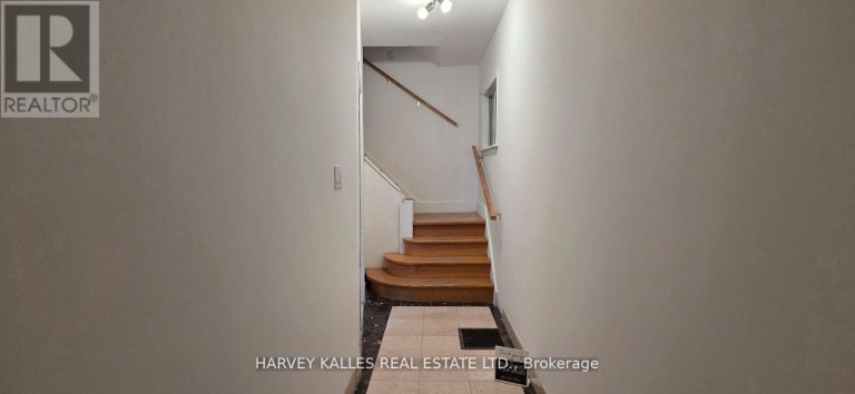 1767 DUFFERIN STREET, Toronto (Oakwood Village), Ontario, M6E3N9