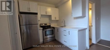 1767 DUFFERIN STREET Toronto (Oakwood Village) Ontario photo 7