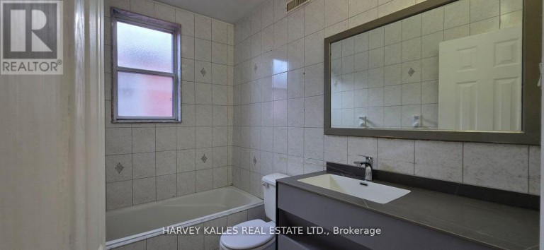 1767 DUFFERIN STREET, Toronto (Oakwood Village), Ontario, M6E3N9