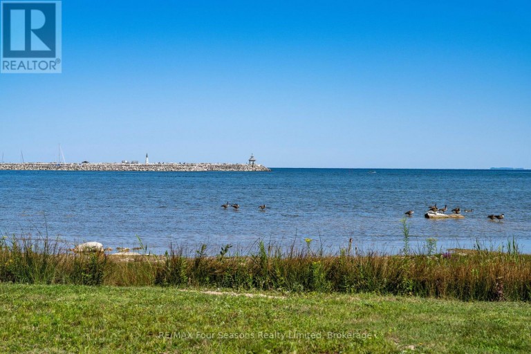 17 - 44 TROTT BOULEVARD, Collingwood, Ontario, L9Y5B7