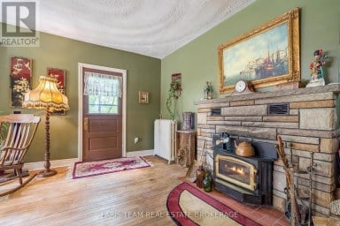 338 GLOUCESTER STREET Midland Ontario photo 12