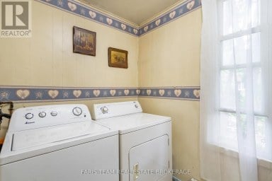 338 GLOUCESTER STREET Midland Ontario photo 16
