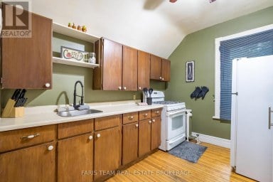 338 GLOUCESTER STREET Midland Ontario photo 22