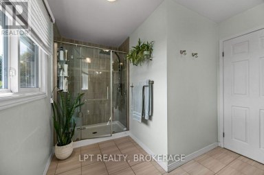 780 MUIRFIELD CRESCENT, Kingston (East Gardiners Rd) Ontario