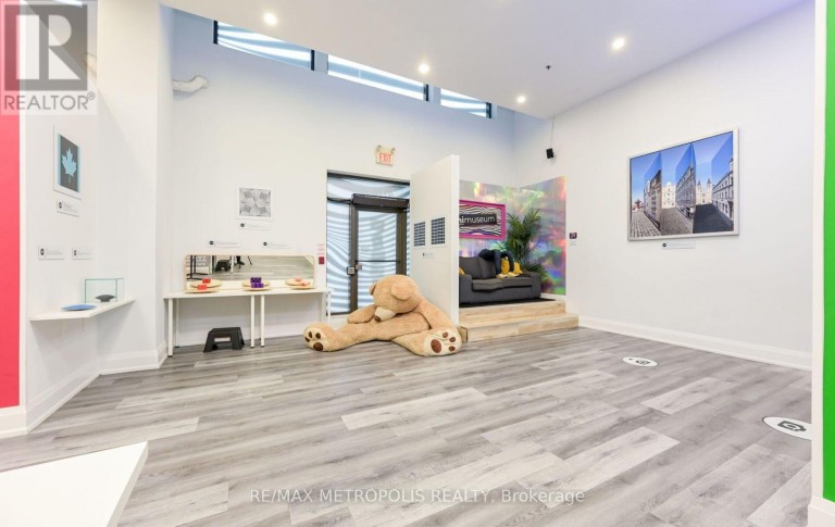 4175 CONFEDERATION PARKWAY, Mississauga (City Centre), Ontario, L5B0C6