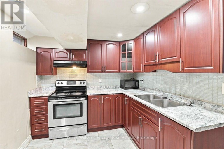 21 UPLAND DRIVE, Whitby (Blue Grass Meadows), Ontario, L1N8H9