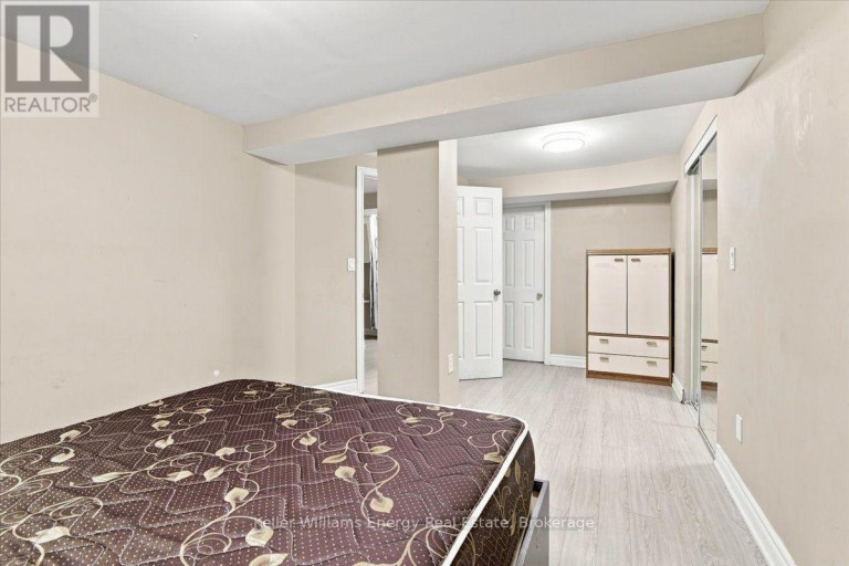 21 UPLAND DRIVE, Whitby (Blue Grass Meadows), Ontario, L1N8H9