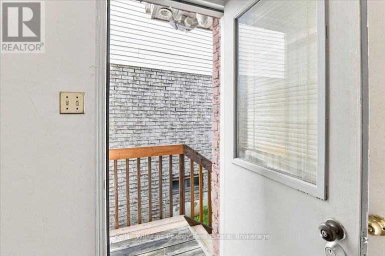 21 UPLAND DRIVE, Whitby (Blue Grass Meadows), Ontario, L1N8H9