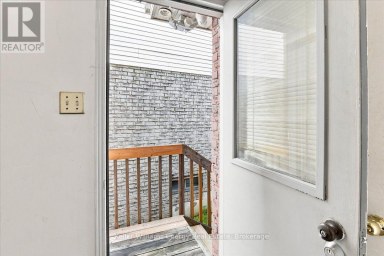 21 UPLAND DRIVE Whitby (Blue Grass Meadows) Ontario photo 2