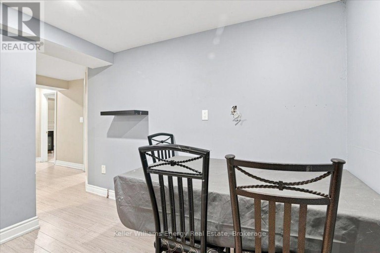 21 UPLAND DRIVE, Whitby (Blue Grass Meadows), Ontario, L1N8H9