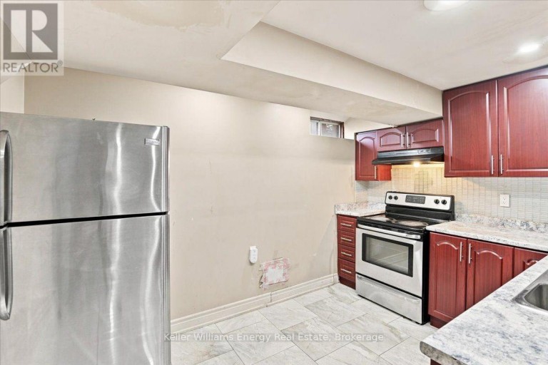 21 UPLAND DRIVE, Whitby (Blue Grass Meadows), Ontario, L1N8H9