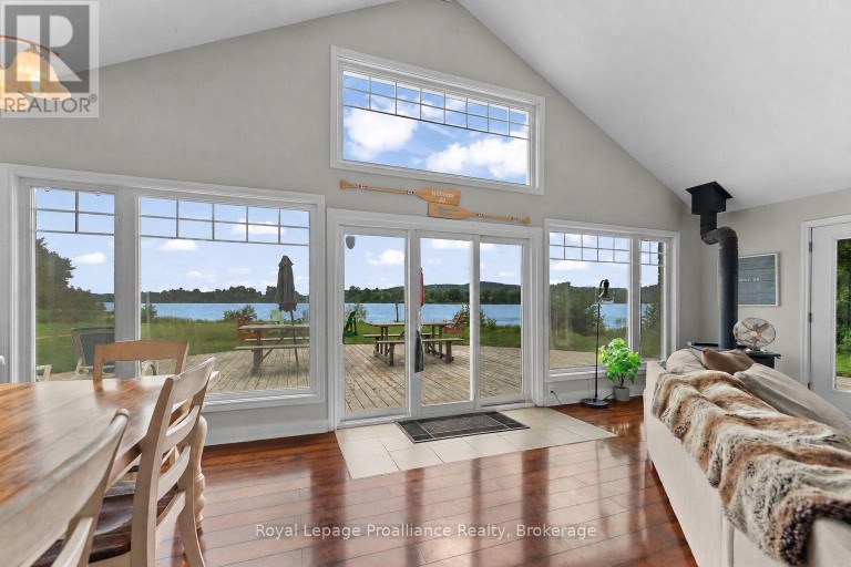 137 LAKESHORE DRIVE, Madawaska Valley, Ontario, K0J1B0