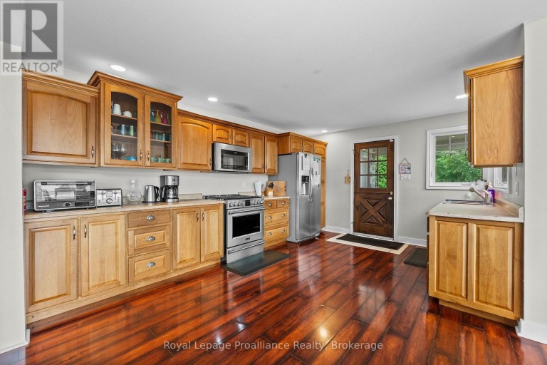 137 LAKESHORE DRIVE, Madawaska Valley, Ontario, K0J1B0