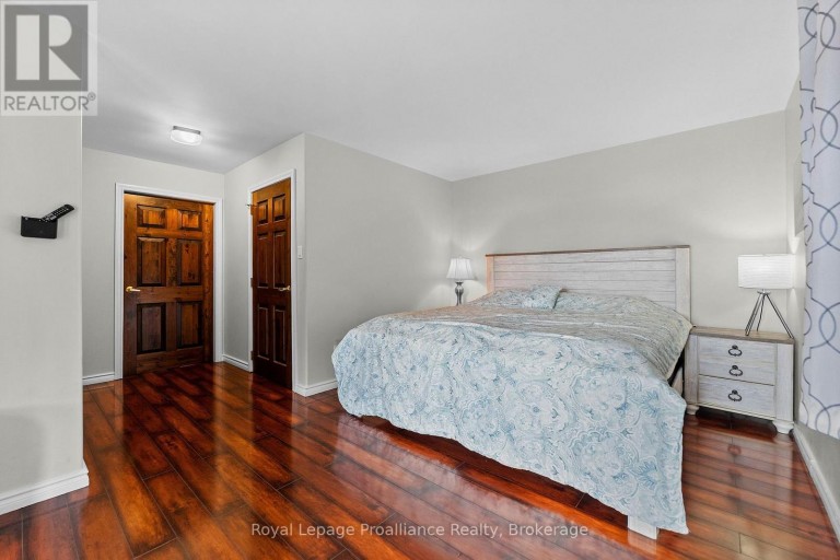 137 LAKESHORE DRIVE, Madawaska Valley, Ontario, K0J1B0