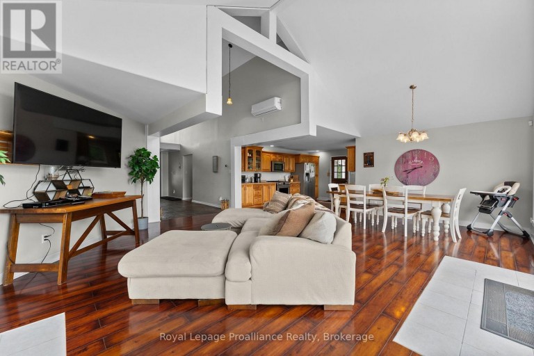 137 LAKESHORE DRIVE, Madawaska Valley, Ontario, K0J1B0