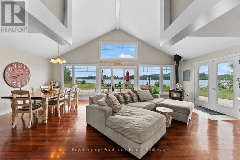 137 LAKESHORE DRIVE, Madawaska Valley, Ontario, K0J1B0