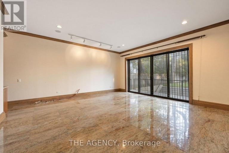 23 BAYVIEW RIDGE, Toronto (Bridle Path-Sunnybrook-York Mills), Ontario, M2L1E3