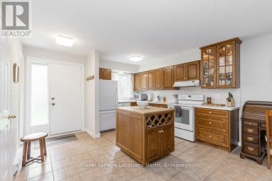112 ESCARPMENT CRESCENT Collingwood Ontario photo 3