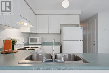 811 EDINBURGH ROAD S Guelph (Kortright West) Ontario photo 24