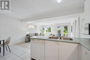 811 EDINBURGH ROAD S Guelph (Kortright West) Ontario photo 28