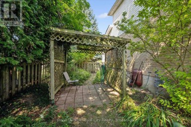 811 EDINBURGH ROAD S Guelph (Kortright West) Ontario photo 43