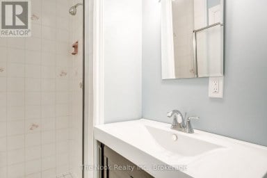 95 PEACOCK BOULEVARD Port Hope Ontario photo 8