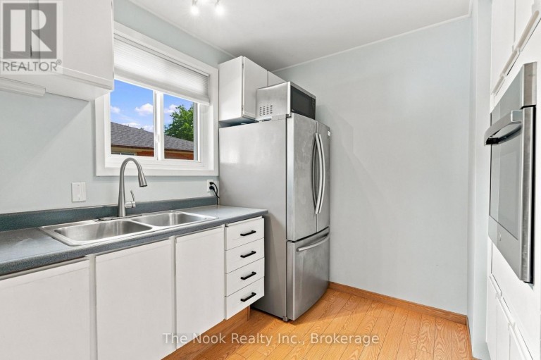 MAIN FLOOR - 1469 DRAVA STREET, Pickering (Bay Ridges), Ontario, L1W1K2