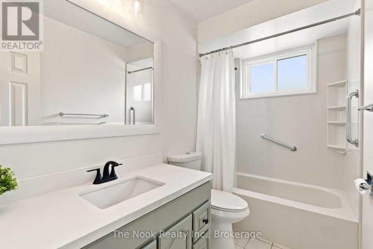 MAIN FLOOR - 1469 DRAVA STREET, Pickering (Bay Ridges), Ontario, L1W1K2