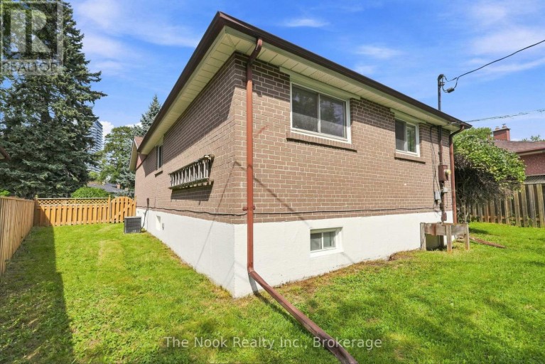 MAIN FLOOR - 1469 DRAVA STREET, Pickering (Bay Ridges), Ontario, L1W1K2