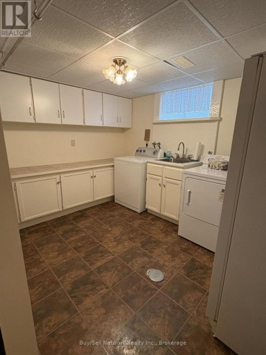 2565 MARSDALE DRIVE, Peterborough (Ashburnham Ward 4), Ontario, K9L1Y3