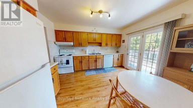 2565 MARSDALE DRIVE Peterborough (Ashburnham Ward 4) Ontario photo 3