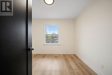 2008 ROYAL CRESCENT London East (East I) Ontario photo 32