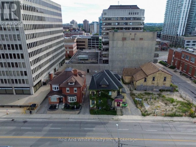 17 WEBER STREET W, Kitchener, Ontario, N2H3Y9