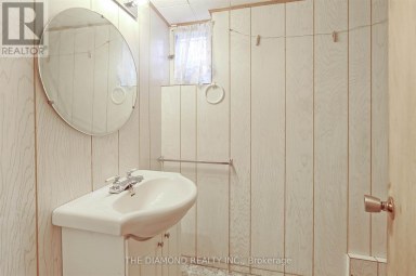 4670 DUNDAS STREET W Toronto (Edenbridge-Humber Valley) Ontario photo 25