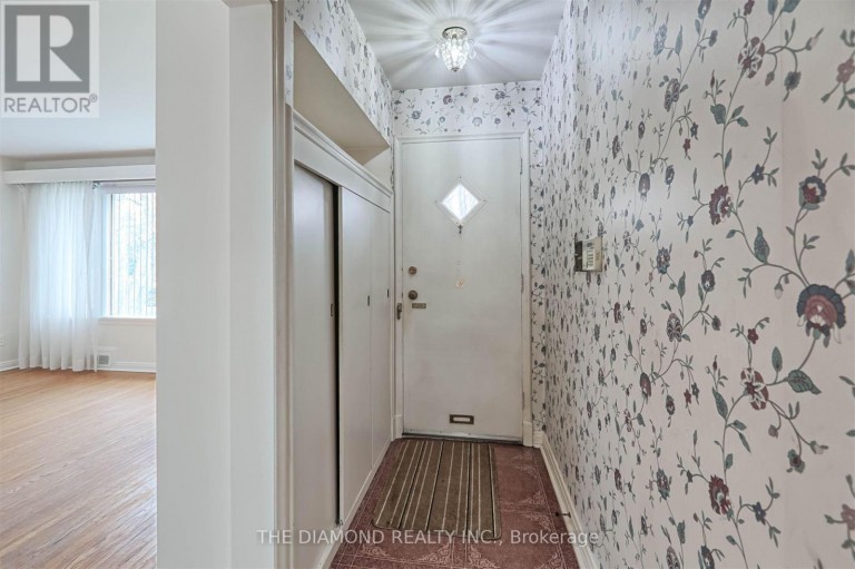 4670 DUNDAS STREET W, Toronto (Edenbridge-Humber Valley), Ontario, M9A1A6