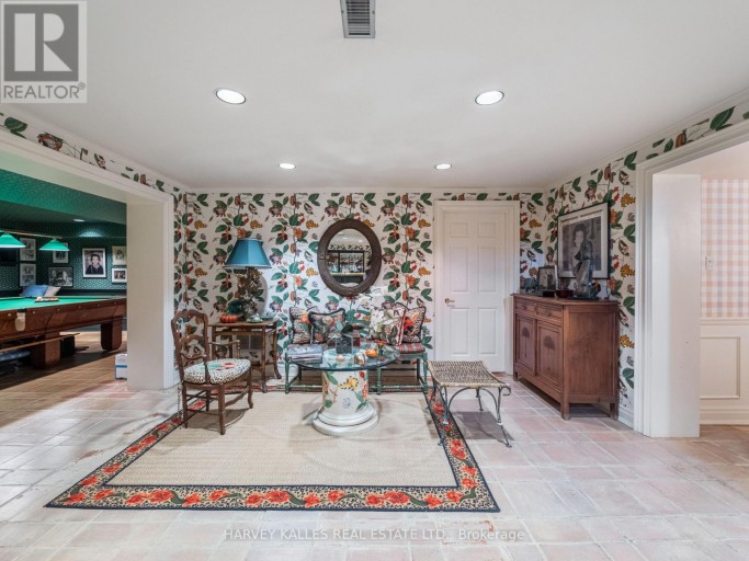 94 DUNVEGAN ROAD, Toronto (Forest Hill South), Ontario, M4V2P7