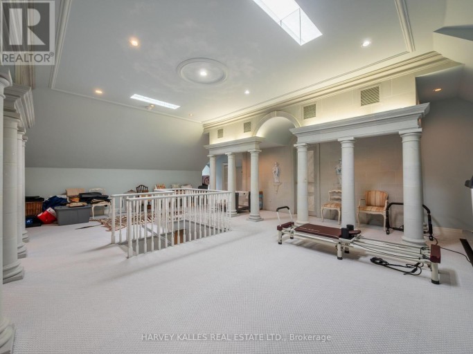94 DUNVEGAN ROAD, Toronto (Forest Hill South), Ontario, M4V2P7