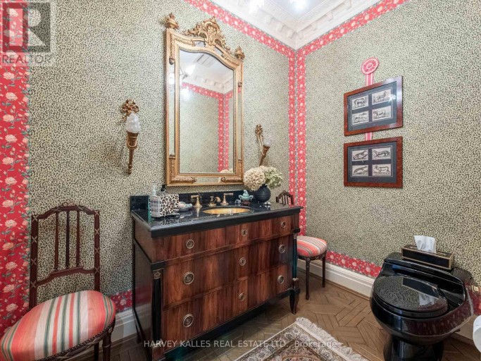 94 DUNVEGAN ROAD, Toronto (Forest Hill South), Ontario, M4V2P7