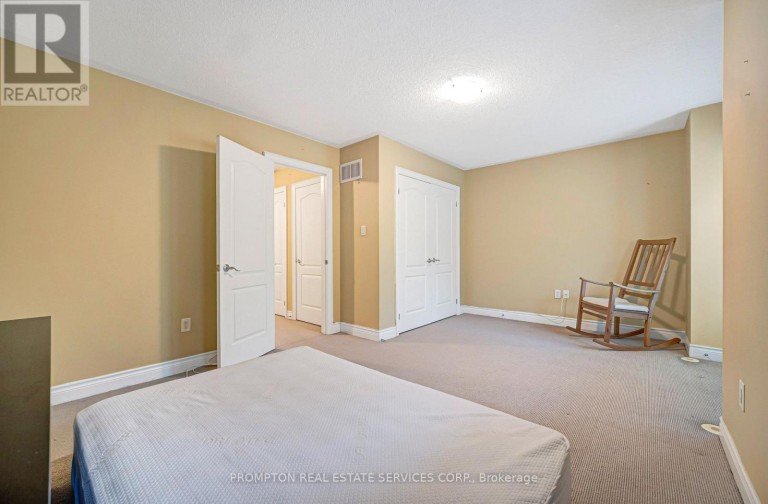 13 FLOOK LANE, Toronto (Willowdale West), Ontario, M2R3Y5