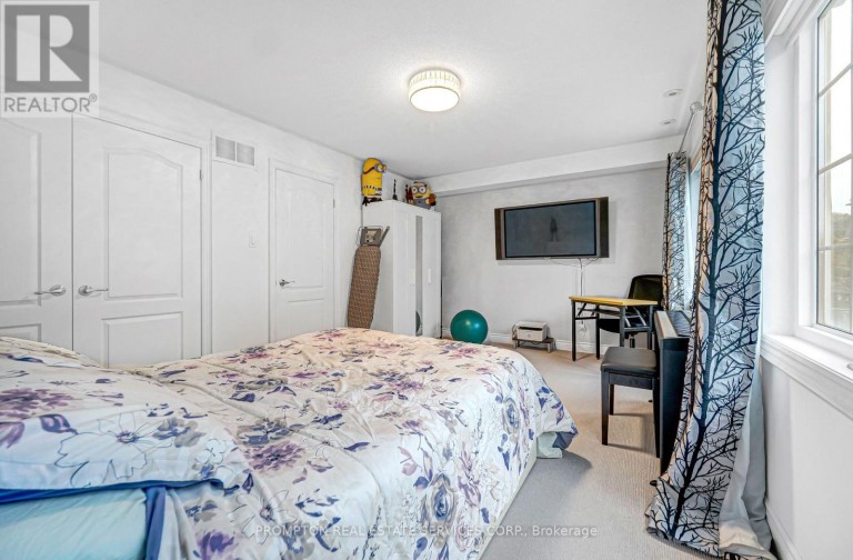 13 FLOOK LANE, Toronto (Willowdale West), Ontario, M2R3Y5