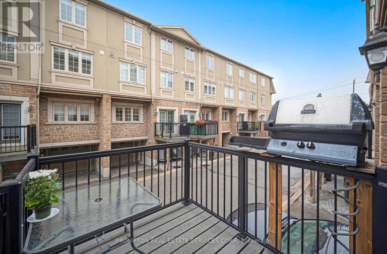 13 FLOOK LANE, Toronto (Willowdale West), Ontario, M2R3Y5