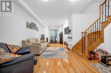 13 FLOOK LANE Toronto (Willowdale West) Ontario photo 3