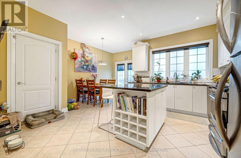 13 FLOOK LANE, Toronto (Willowdale West), Ontario, M2R3Y5