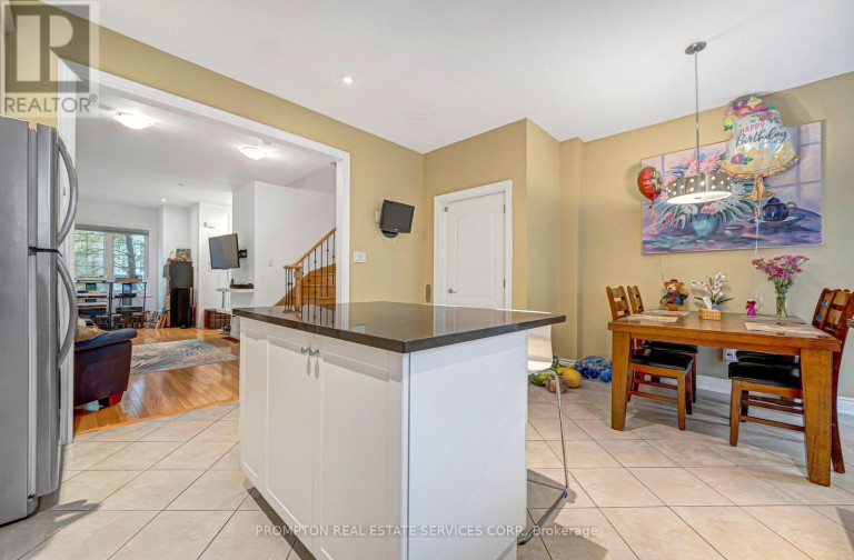 13 FLOOK LANE, Toronto (Willowdale West), Ontario, M2R3Y5