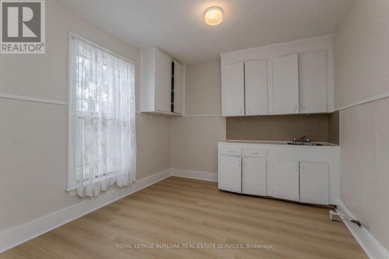 86 WILLIAM STREET, Hamilton (Beasley), Ontario, L8L5T7