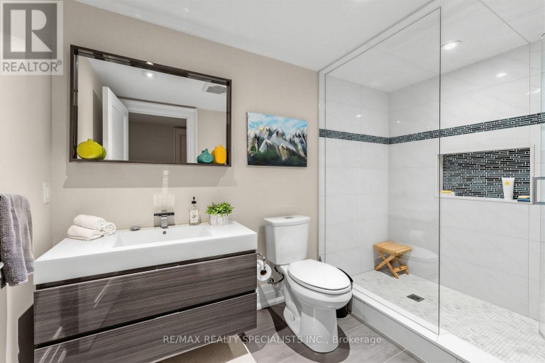 1534 TROTWOOD AVENUE, Mississauga (Mineola), Ontario, L5G3Z9