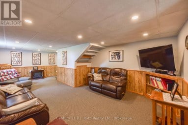 1579 WAINMAN LINE Severn Ontario photo 38