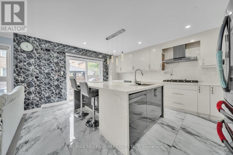 54 BUICK BOULEVARD, Brampton (Fletcher's Meadow), Ontario, L7A3X7