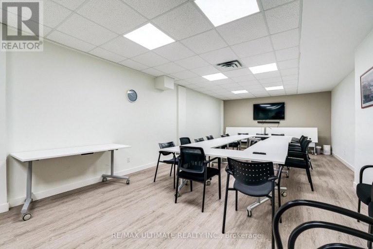 427-429 VAUGHAN ROAD, Toronto (Humewood-Cedarvale), Ontario, M6C2P1